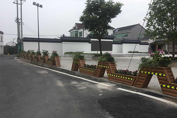pvc護欄花箱、pvc戶外花箱、pvc花箱護欄實拍圖